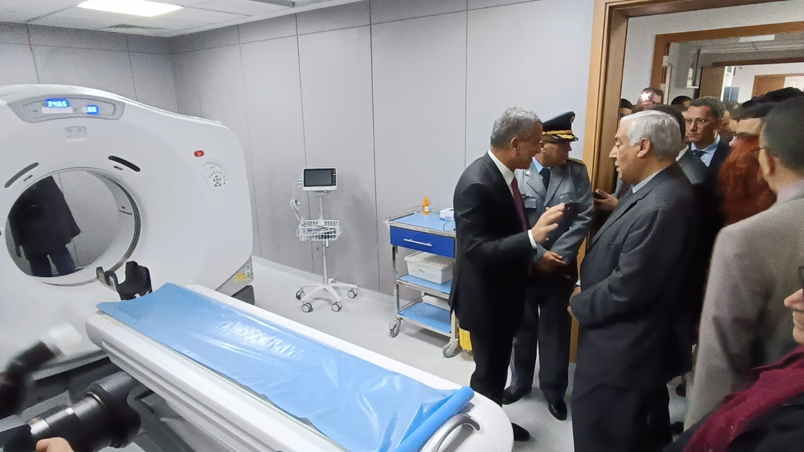 السيد عبد الغني الصبار عامل عمالة مكناس والمدير العام لمجموعة أكديطال، رشدي طالب، يفتتحان مصحة أكديطال الخاصة مكناس السيد عبد الغني الصبار عامل عمالة مكناس والمدير العام لمجموعة أكديطال، رشدي طالب، يفتتحان مصحة أكديطال الخاصة مكناس