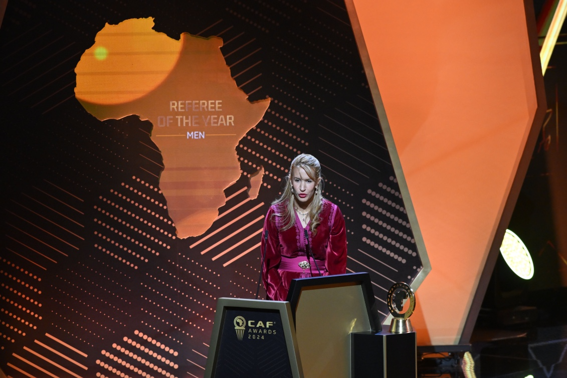 جوائز الكاف 2024 .. بشرى كربوبي .. تكريس لتألق الصافرة الوطنية النسائية