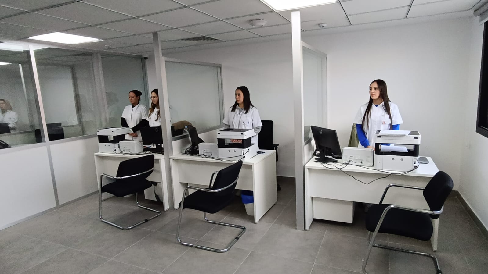 السيد عبد الغني الصبار عامل عمالة مكناس والمدير العام لمجموعة أكديطال، رشدي طالب، يفتتحان مصحة أكديطال الخاصة مكناس السيد عبد الغني الصبار عامل عمالة مكناس والمدير العام لمجموعة أكديطال، رشدي طالب، يفتتحان مصحة أكديطال الخاصة مكناس