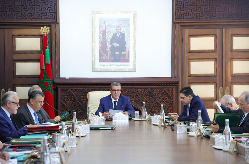 مجلس الحكومة يصادق على مشروع مرسوم بشأن النظام الأساسي الخاص بهيئة موظفي إدارة السجون وإعادة الإدماج مجلس الحكومة يصادق على مشروع مرسوم بشأن النظام الأساسي الخاص بهيئة موظفي إدارة السجون وإعادة الإدماج