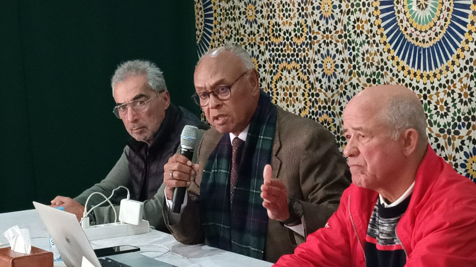 عدم توفر النصاب القانوني يرغم نادي الغولف الملكي بمكناس تأجيل جمعه الانتخابي إلى 6 يناير 2025 عدم توفر النصاب القانوني يرغم نادي الغولف الملكي بمكناس تأجيل جمعه الانتخابي إلى 6 يناير 2025