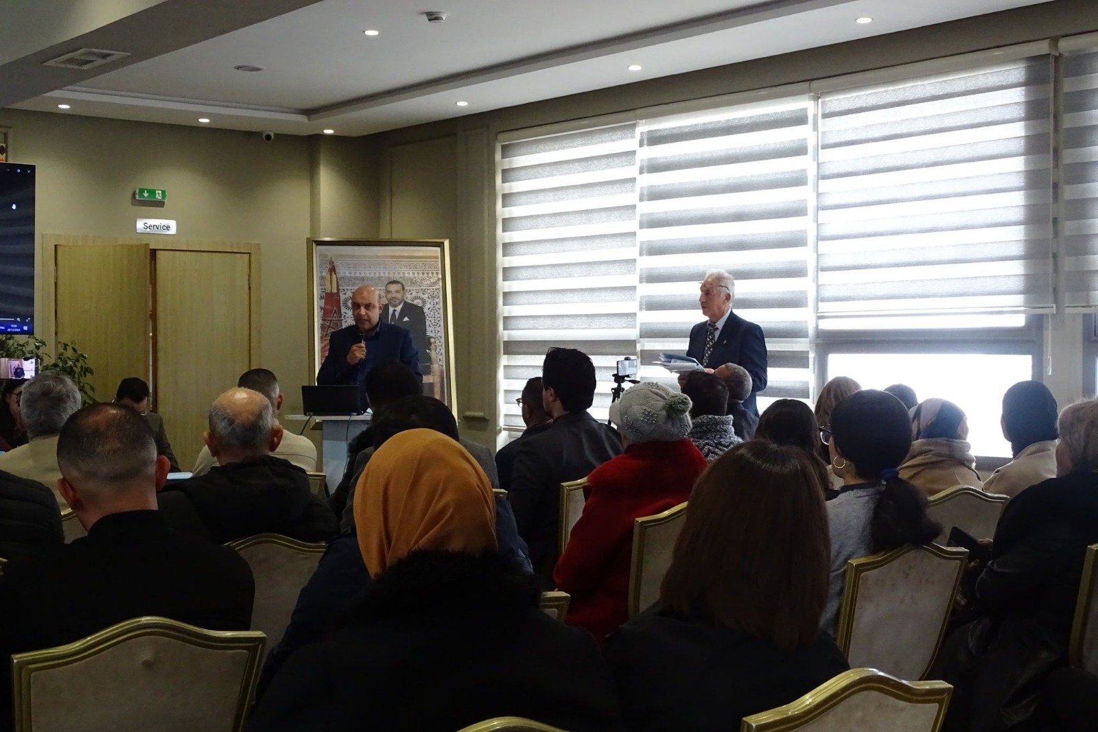 في لقاء دراسي لهيئة المتصرفين والأطر الإدارية لحزب التجمع الوطني للأحرار بمكناس... خبراء واقتصاديون يناقشون آفاق تنزيل قانون المالية 2025 بمكناس في لقاء دراسي لهيئة المتصرفين والأطر الإدارية لحزب التجمع الوطني للأحرار بمكناس... خبراء واقتصاديون يناقشون آفاق تنزيل قانون المالية 2025 بمكناس