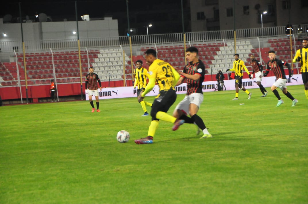 بالملعب الشرفي بمكناس لجيش الملكي يفوز على مانيما الكونغولي ويعزز موقعه في الصدارة بالملعب الشرفي بمكناس لجيش الملكي يفوز على مانيما الكونغولي ويعزز موقعه في الصدارة