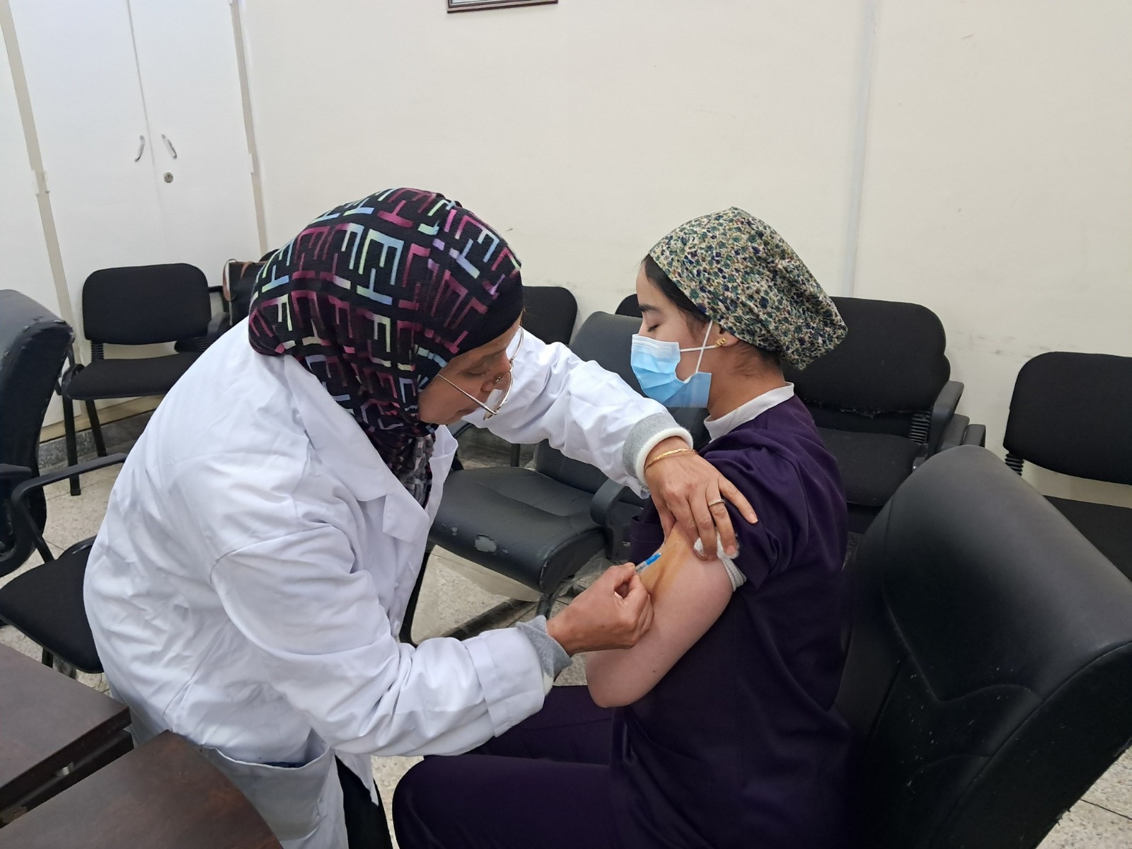 تدابير وقائية وحملة تلقيح واسعة ضد الحصبة بين العاملين بمستشفى محمد الخامس بمكناس تدابير وقائية وحملة تلقيح واسعة ضد الحصبة بين العاملين بمستشفى محمد الخامس بمكناس