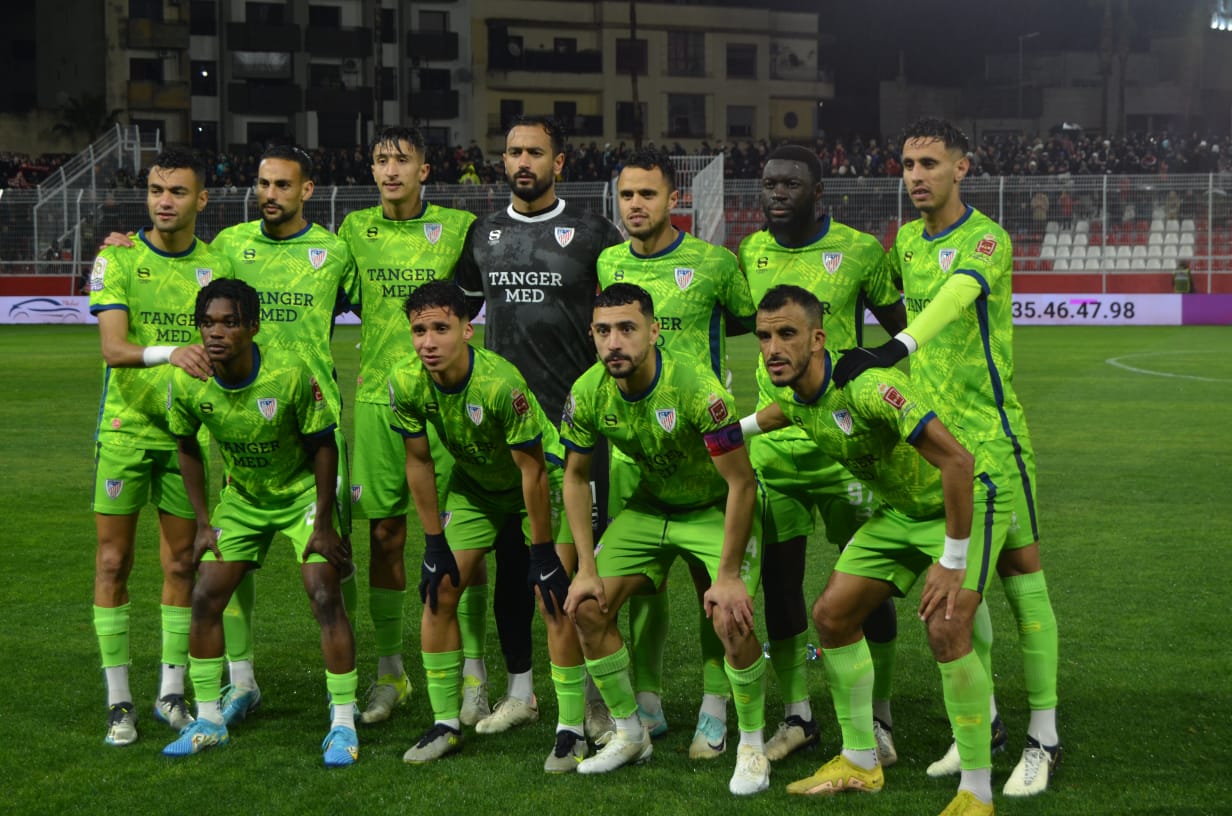 تقنية (الفار/ VAR) تنصف النادي الرياضي المكناسي في نتيجة انتصاره على المغرب التطواني بحصة (1-0). تقنية (الفار/ VAR) تنصف النادي الرياضي المكناسي في نتيجة انتصاره على المغرب التطواني بحصة (1-0).