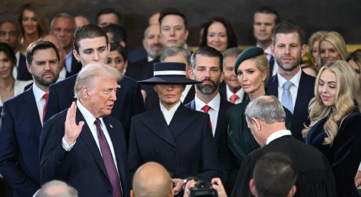 الولايات المتحدة.. دونالد ترامب يؤدي اليمين الدستورية لولاية رئاسية ثانية الولايات المتحدة.. دونالد ترامب يؤدي اليمين الدستورية لولاية رئاسية ثانية