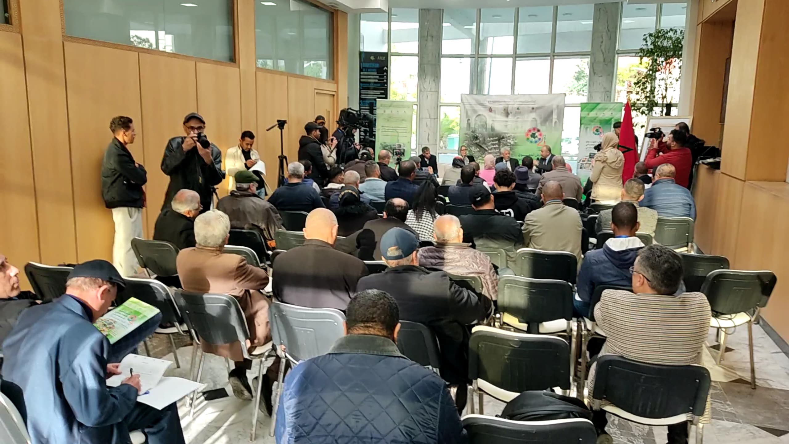 مكناس تحتضن الدورة 4 للمعرض الجهوي لمنتجات الاقتصاد الاجتماعي والتضامني من 31 يناير الى 7 فبراير 2025 مكناس تحتضن الدورة 4 للمعرض الجهوي لمنتجات الاقتصاد الاجتماعي والتضامني من 31 يناير الى 7 فبراير 2025