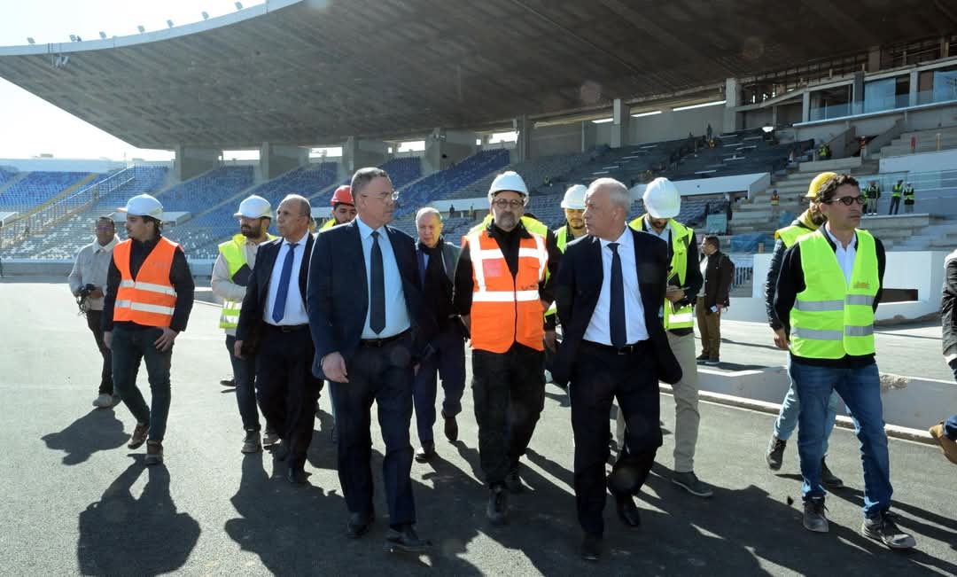 المركب الرياضي محمد الخامس بالدار البيضاء سيفتتح أبوابه في حلة جديدة تليق بتاريخ هذه المعلمة الكروية (السيد لقجع) المركب الرياضي محمد الخامس بالدار البيضاء سيفتتح أبوابه في حلة جديدة تليق بتاريخ هذه المعلمة الكروية (السيد لقجع)