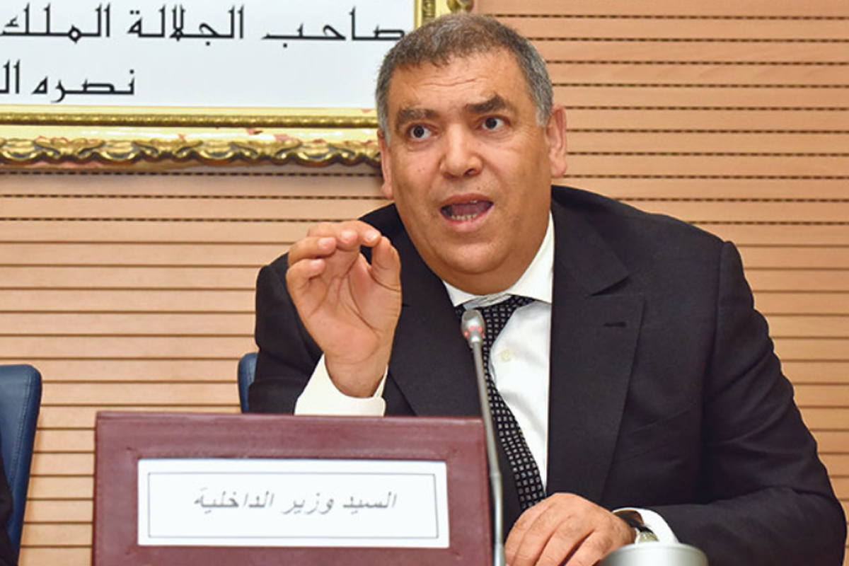 هل هي نهاية عهد مأذونيات النقل الحضري..وزير الداخلية يؤكد اعتماد نظام التطبيقات الذكية...!