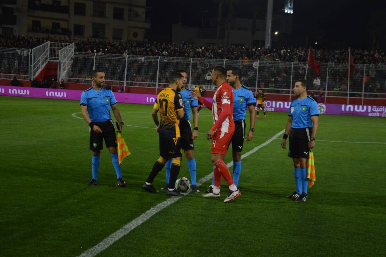 الكوديم يُضيعُ كسب نقاط الفوز ضد فريق اتحاد تواركة ويكتفي بتعادل سلبي الكوديم يُضيعُ كسب نقاط الفوز ضد فريق اتحاد تواركة ويكتفي بتعادل سلبي