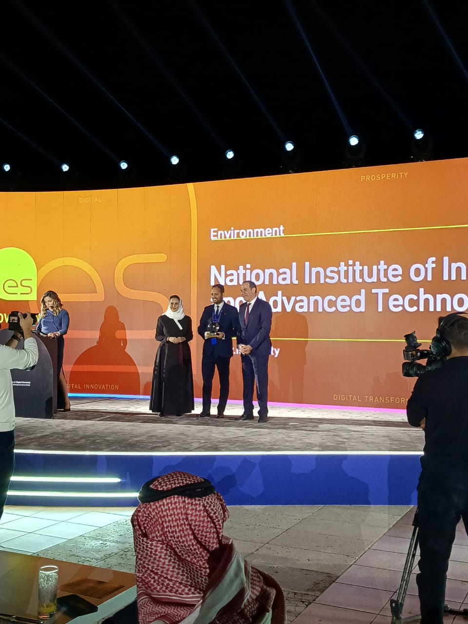 مغربي يفوز بجائزة مغربي يفوز بجائزة