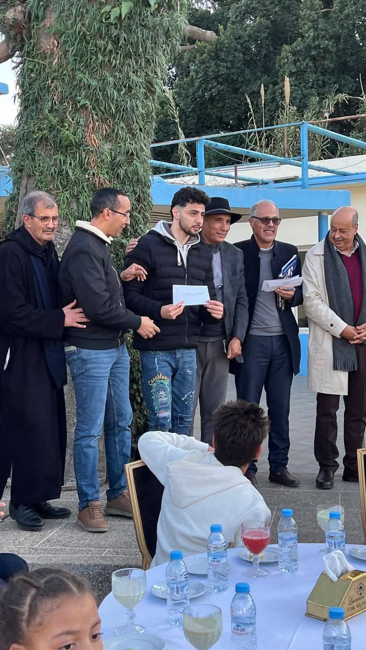 المكتب المديري لجمعية النادي الرياضي المكناسي يكافئ سباحي النادي تقديرا لإنجازاتهم في البطولة الشتوية . المكتب المديري لجمعية النادي الرياضي المكناسي يكافئ سباحي النادي تقديرا لإنجازاتهم في البطولة الشتوية .