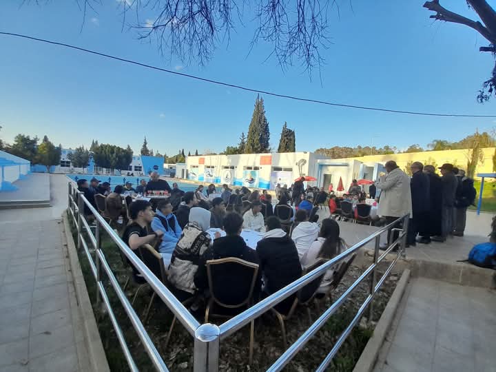 المكتب المديري لجمعية النادي الرياضي المكناسي يكافئ سباحي النادي تقديرا لإنجازاتهم في البطولة الشتوية . المكتب المديري لجمعية النادي الرياضي المكناسي يكافئ سباحي النادي تقديرا لإنجازاتهم في البطولة الشتوية .