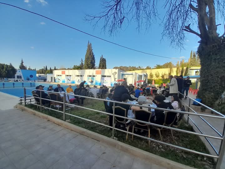 المكتب المديري لجمعية النادي الرياضي المكناسي يكافئ سباحي النادي تقديرا لإنجازاتهم في البطولة الشتوية . المكتب المديري لجمعية النادي الرياضي المكناسي يكافئ سباحي النادي تقديرا لإنجازاتهم في البطولة الشتوية .