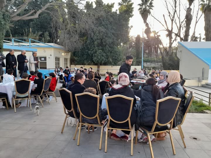 المكتب المديري لجمعية النادي الرياضي المكناسي يكافئ سباحي النادي تقديرا لإنجازاتهم في البطولة الشتوية . المكتب المديري لجمعية النادي الرياضي المكناسي يكافئ سباحي النادي تقديرا لإنجازاتهم في البطولة الشتوية .