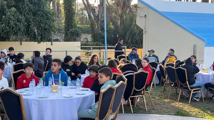 المكتب المديري لجمعية النادي الرياضي المكناسي يكافئ سباحي النادي تقديرا لإنجازاتهم في البطولة الشتوية . المكتب المديري لجمعية النادي الرياضي المكناسي يكافئ سباحي النادي تقديرا لإنجازاتهم في البطولة الشتوية .