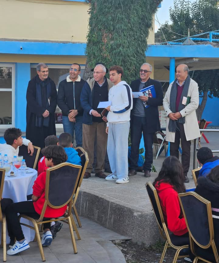 المكتب المديري لجمعية النادي الرياضي المكناسي يكافئ سباحي النادي تقديرا لإنجازاتهم في البطولة الشتوية . المكتب المديري لجمعية النادي الرياضي المكناسي يكافئ سباحي النادي تقديرا لإنجازاتهم في البطولة الشتوية .