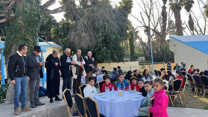 المكتب المديري لجمعية النادي الرياضي المكناسي يكافئ سباحي النادي تقديرا لإنجازاتهم في البطولة الشتوية . المكتب المديري لجمعية النادي الرياضي المكناسي يكافئ سباحي النادي تقديرا لإنجازاتهم في البطولة الشتوية .