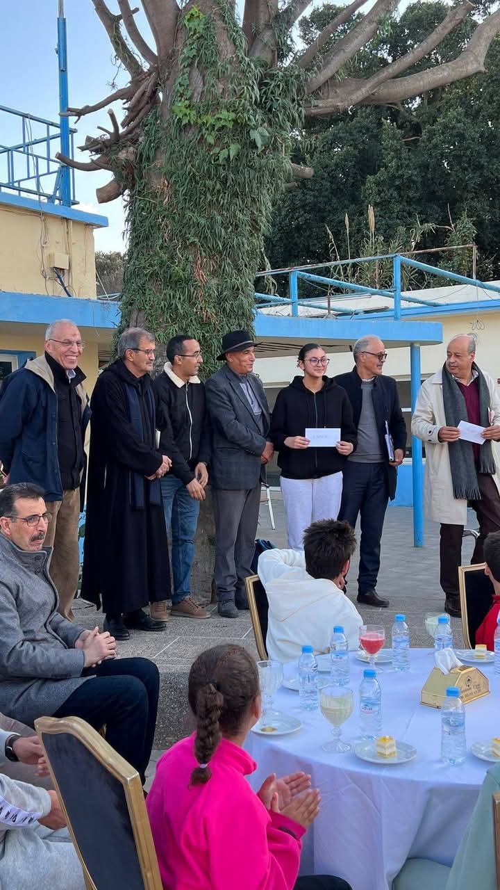 المكتب المديري لجمعية النادي الرياضي المكناسي يكافئ سباحي النادي تقديرا لإنجازاتهم في البطولة الشتوية . المكتب المديري لجمعية النادي الرياضي المكناسي يكافئ سباحي النادي تقديرا لإنجازاتهم في البطولة الشتوية .