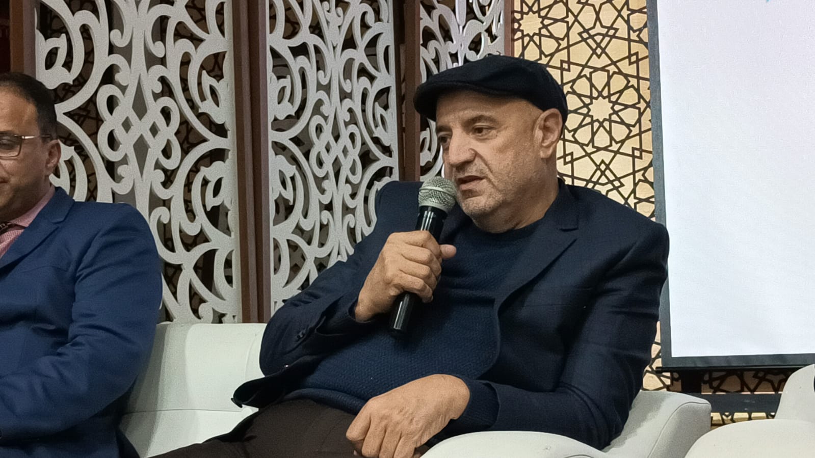 أرباب قاعات الحفلات يلتئمون بمكناس في لقائهم التواصلي الخامس ويطالبون بوضع إطار قانوني لعملهم كقطاع قائم الذات أرباب قاعات الحفلات يلتئمون بمكناس في لقائهم التواصلي الخامس ويطالبون بوضع إطار قانوني لعملهم كقطاع قائم الذات