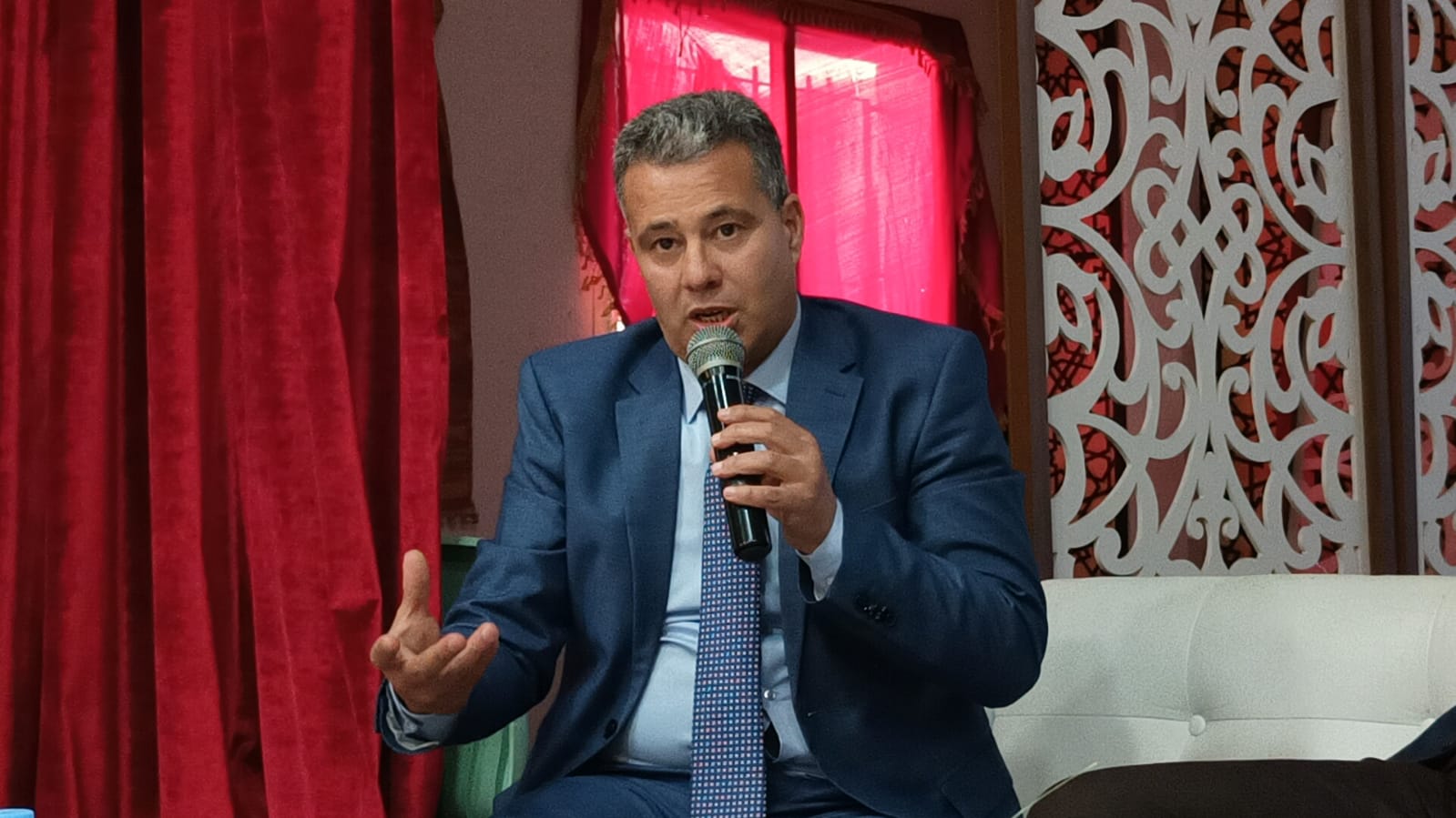 أرباب قاعات الحفلات يلتئمون بمكناس في لقائهم التواصلي الخامس ويطالبون بوضع إطار قانوني لعملهم كقطاع قائم الذات أرباب قاعات الحفلات يلتئمون بمكناس في لقائهم التواصلي الخامس ويطالبون بوضع إطار قانوني لعملهم كقطاع قائم الذات