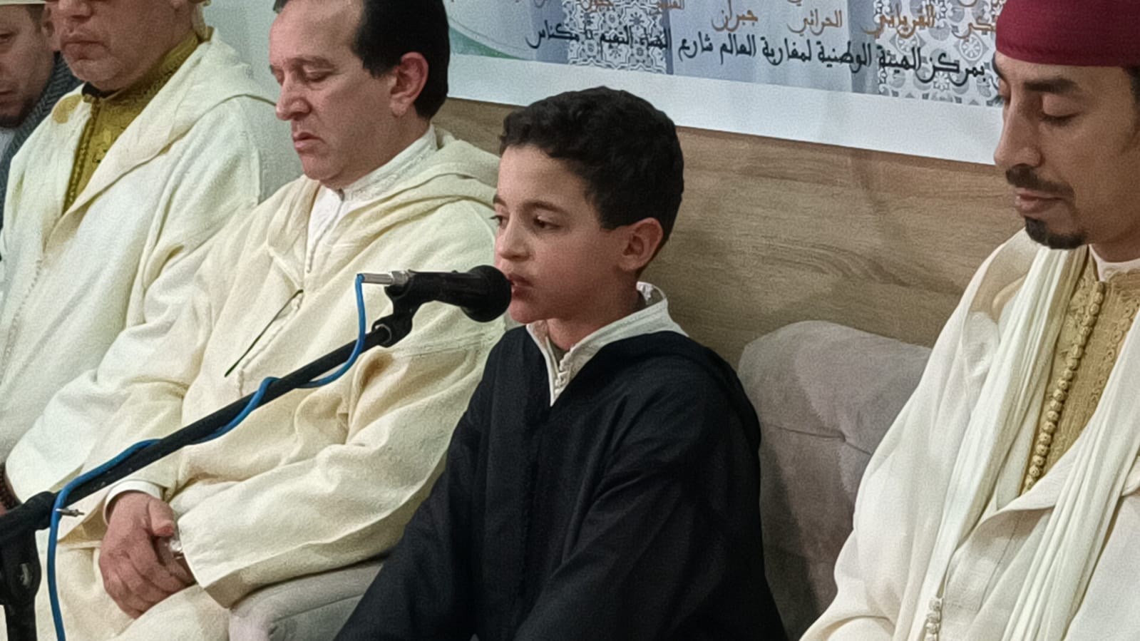 الهيأة الوطنية لمغاربة العالم تختتم مسابقة تجويد القرآن الكريم وتكرم علماء وأهل الدين بمكناس الهيأة الوطنية لمغاربة العالم تختتم مسابقة تجويد القرآن الكريم وتكرم علماء وأهل الدين بمكناس