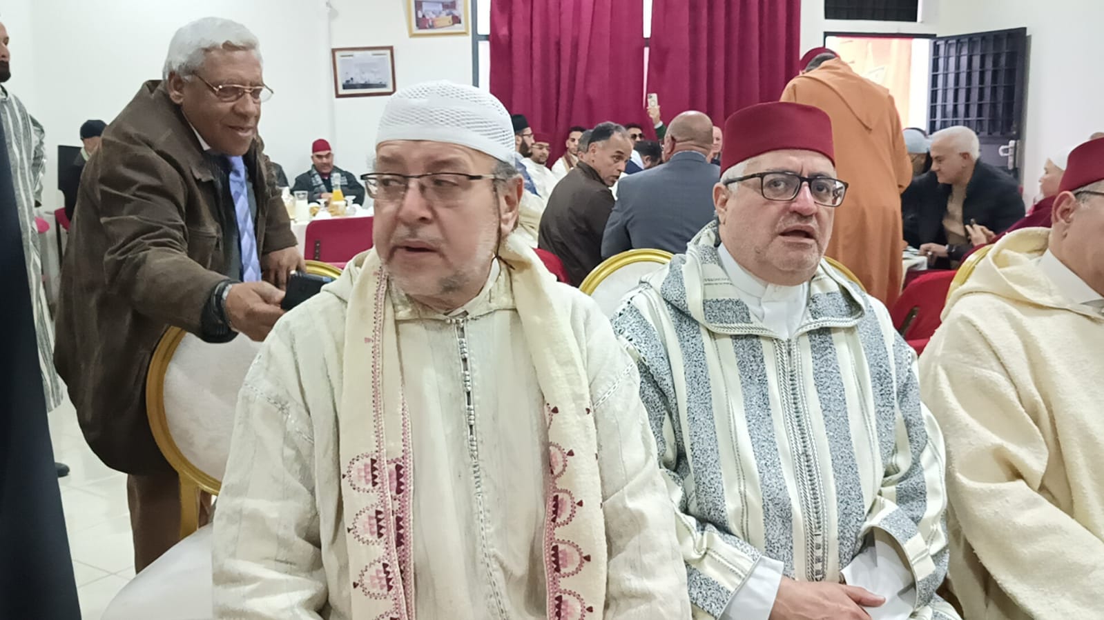 الهيأة الوطنية لمغاربة العالم تختتم مسابقة تجويد القرآن الكريم وتكرم علماء وأهل الدين بمكناس الهيأة الوطنية لمغاربة العالم تختتم مسابقة تجويد القرآن الكريم وتكرم علماء وأهل الدين بمكناس