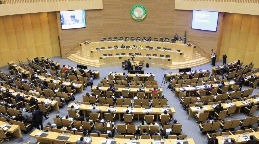 مجلس السلم والأمن.. المغرب يؤكد على ضرورة مواكبة البلدان التي تمر بمرحلة انتقال سياسي لتسريع عودتها إلى الاتحاد الإفريقي مجلس السلم والأمن.. المغرب يؤكد على ضرورة مواكبة البلدان التي تمر بمرحلة انتقال سياسي لتسريع عودتها إلى الاتحاد الإفريقي