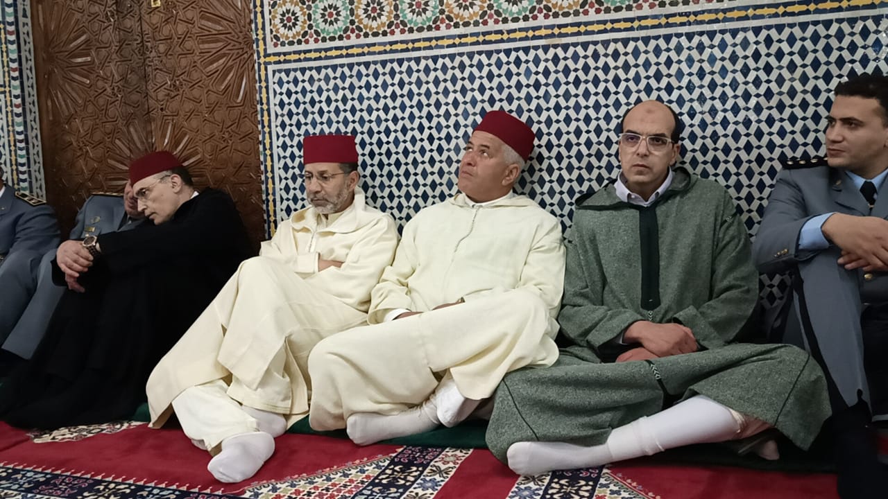 عامل عمالة مكناس يترأس بمسجد ” الكبير بالمدينة القديمة” حفلا دينيا إحياء لليلة القدر المباركة عامل عمالة مكناس يترأس بمسجد ” الكبير بالمدينة القديمة” حفلا دينيا إحياء لليلة القدر المباركة