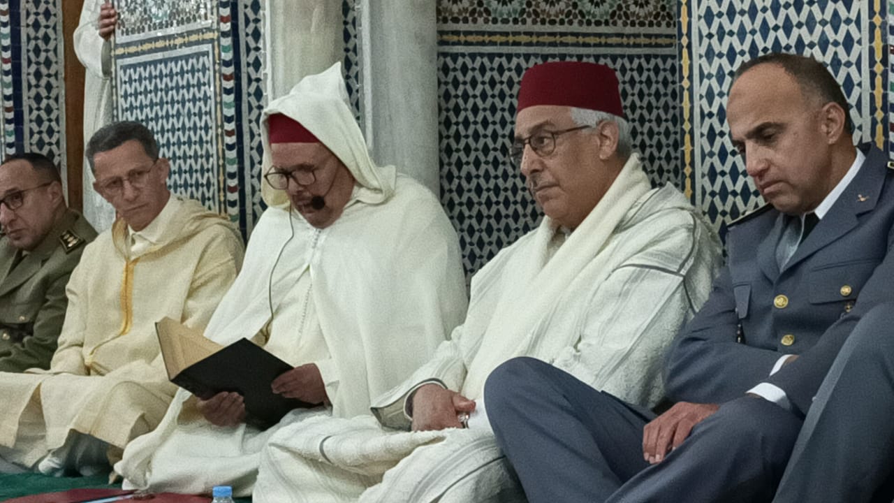 عامل عمالة مكناس يترأس بمسجد ” الكبير بالمدينة القديمة” حفلا دينيا إحياء لليلة القدر المباركة عامل عمالة مكناس يترأس بمسجد ” الكبير بالمدينة القديمة” حفلا دينيا إحياء لليلة القدر المباركة