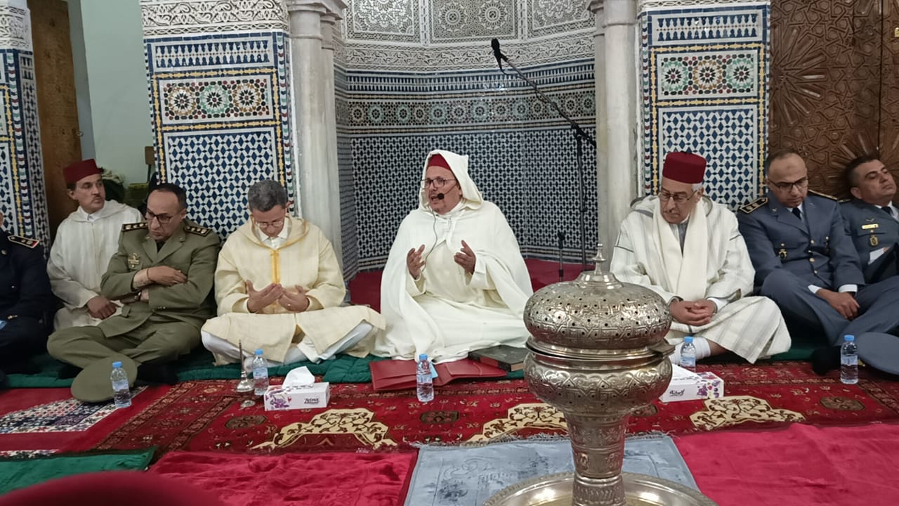 عامل عمالة مكناس يترأس بمسجد ” الكبير بالمدينة القديمة” حفلا دينيا إحياء لليلة القدر المباركة عامل عمالة مكناس يترأس بمسجد ” الكبير بالمدينة القديمة” حفلا دينيا إحياء لليلة القدر المباركة