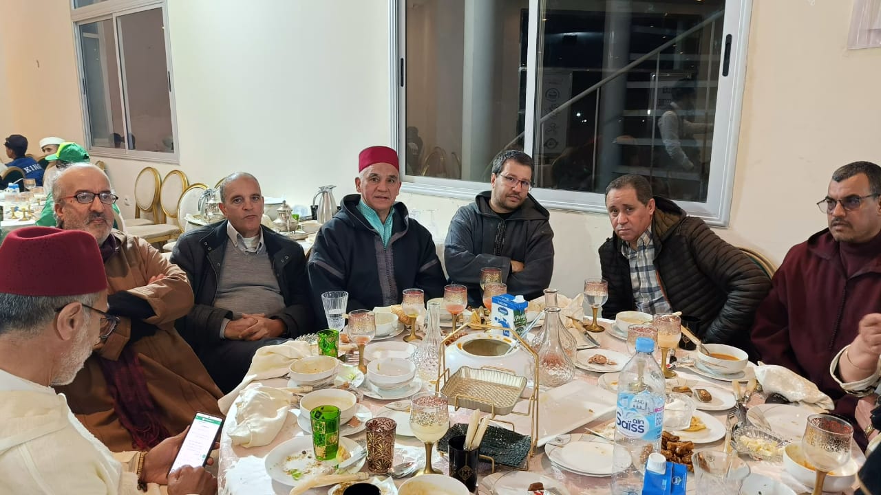 جمعية الامل لدعم مركز حماية الطفولة بمكناس تقيم حفل افطار لفائدة نزلاء المركز بحضور عامل عمالة مكناس جمعية الامل لدعم مركز حماية الطفولة بمكناس تقيم حفل افطار لفائدة نزلاء المركز بحضور عامل عمالة مكناس