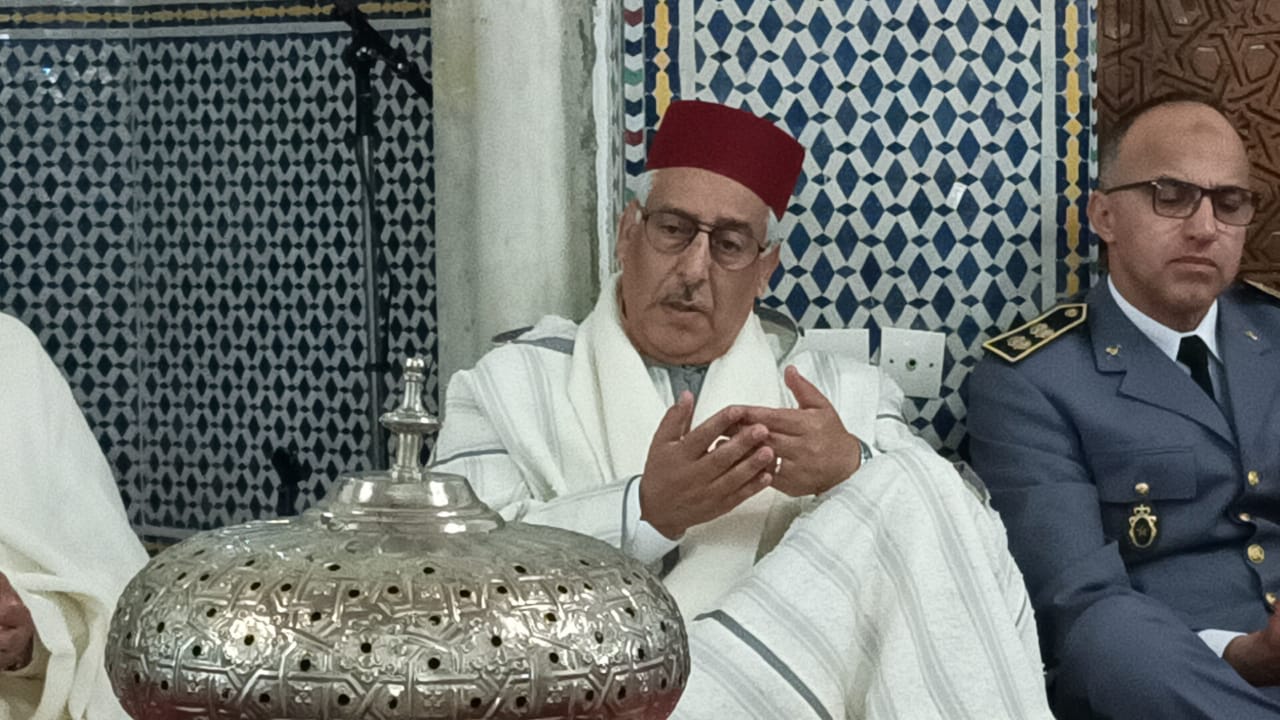 عامل عمالة مكناس يترأس بمسجد ” الكبير بالمدينة القديمة” حفلا دينيا إحياء لليلة القدر المباركة عامل عمالة مكناس يترأس بمسجد ” الكبير بالمدينة القديمة” حفلا دينيا إحياء لليلة القدر المباركة