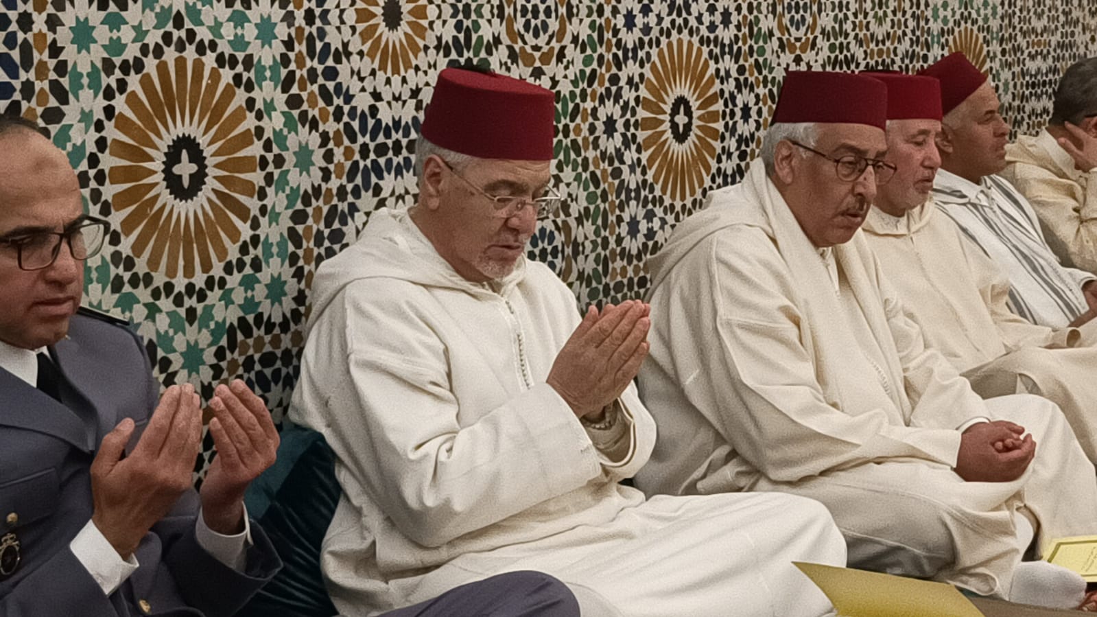 عامل عمالة مكناس يحيي حفل ديني كبير بمكناس ترحما على سلاطين وملوك الدولة العلوية الشريفة عامل عمالة مكناس يحيي حفل ديني كبير بمكناس ترحما على سلاطين وملوك الدولة العلوية الشريفة