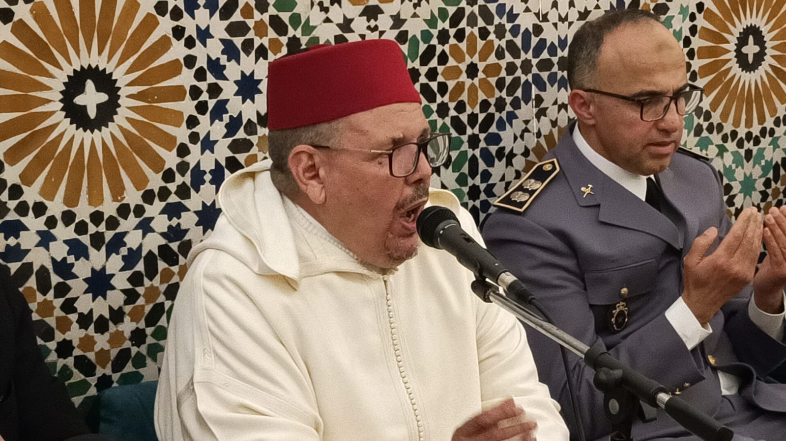 عامل عمالة مكناس يحيي حفل ديني كبير بمكناس ترحما على سلاطين وملوك الدولة العلوية الشريفة عامل عمالة مكناس يحيي حفل ديني كبير بمكناس ترحما على سلاطين وملوك الدولة العلوية الشريفة