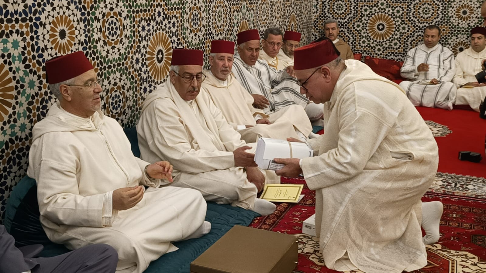 عامل عمالة مكناس يحيي حفل ديني كبير بمكناس ترحما على سلاطين وملوك الدولة العلوية الشريفة عامل عمالة مكناس يحيي حفل ديني كبير بمكناس ترحما على سلاطين وملوك الدولة العلوية الشريفة