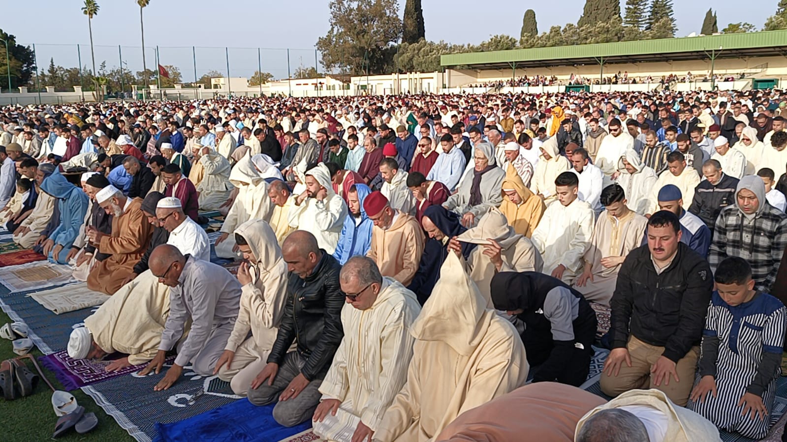 عامل عمالة مكناس يؤدي صلاة عيد الفطر بمصلى المنظر الجميل عامل عمالة مكناس يؤدي صلاة عيد الفطر بمصلى المنظر الجميل