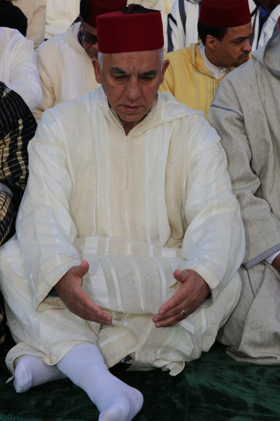 عامل عمالة مكناس يؤدي صلاة عيد الفطر بمصلى المنظر الجميل عامل عمالة مكناس يؤدي صلاة عيد الفطر بمصلى المنظر الجميل