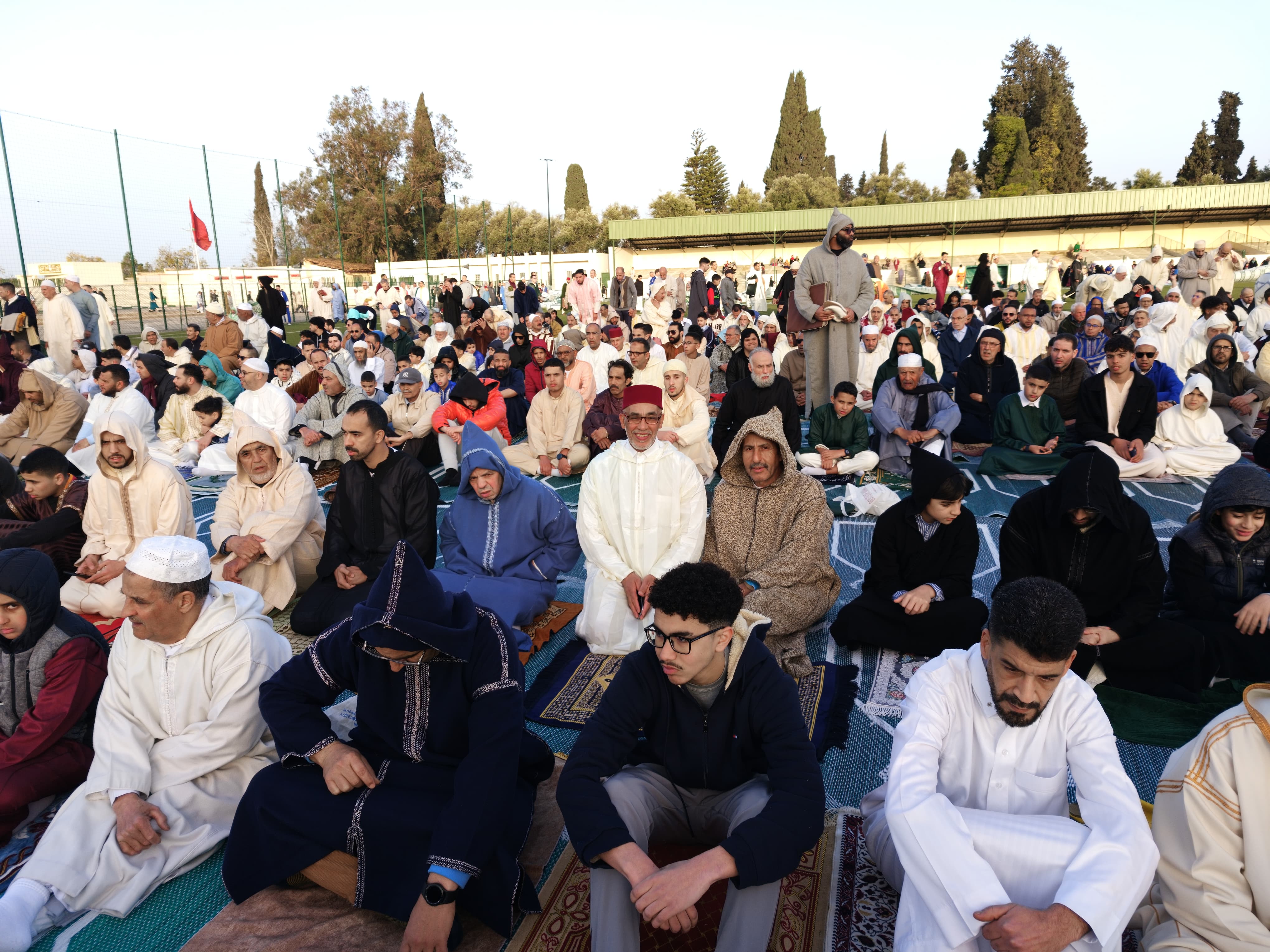 عامل عمالة مكناس يؤدي صلاة عيد الفطر بمصلى المنظر الجميل عامل عمالة مكناس يؤدي صلاة عيد الفطر بمصلى المنظر الجميل