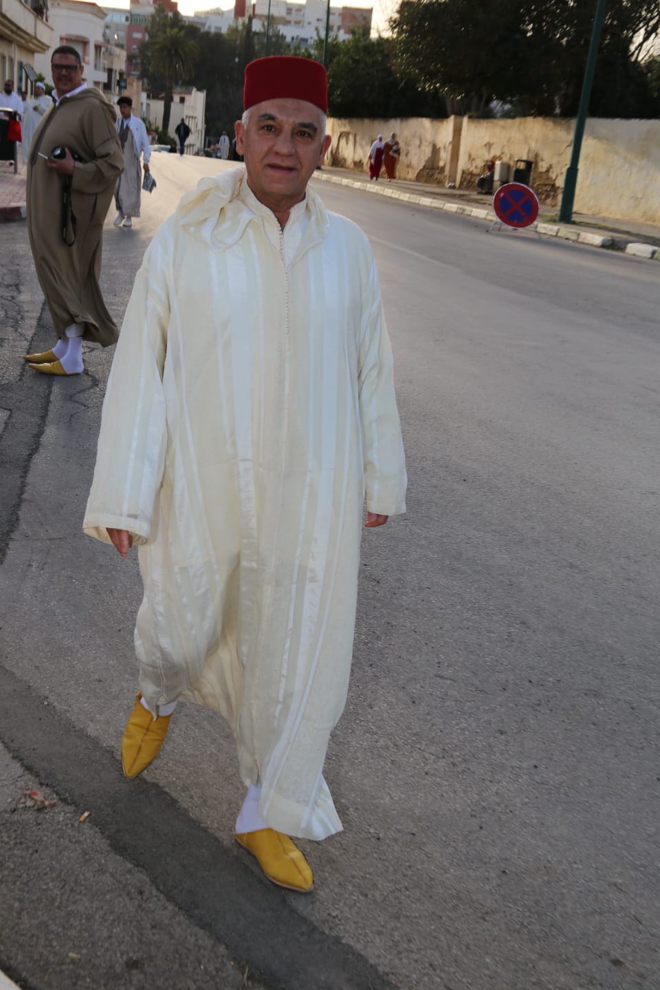 عامل عمالة مكناس يؤدي صلاة عيد الفطر بمصلى المنظر الجميل عامل عمالة مكناس يؤدي صلاة عيد الفطر بمصلى المنظر الجميل