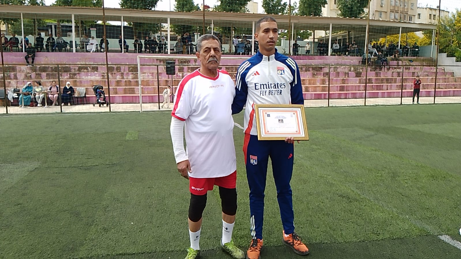 تكريم اللاعب حميد الملقب تكريم اللاعب حميد الملقب