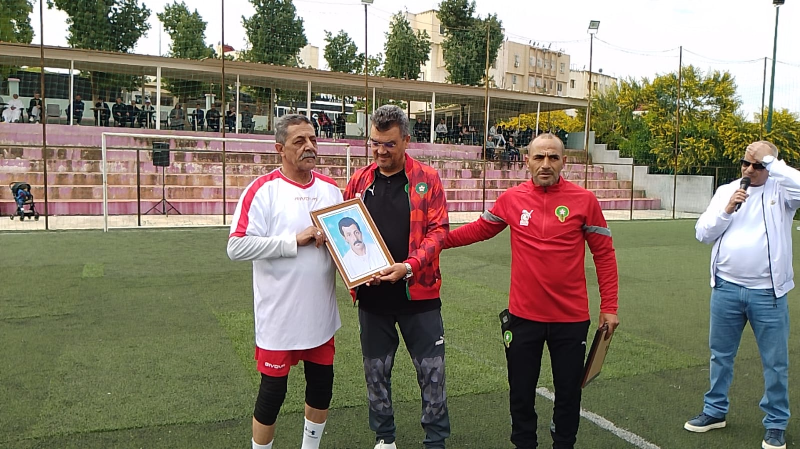 تكريم اللاعب حميد الملقب تكريم اللاعب حميد الملقب