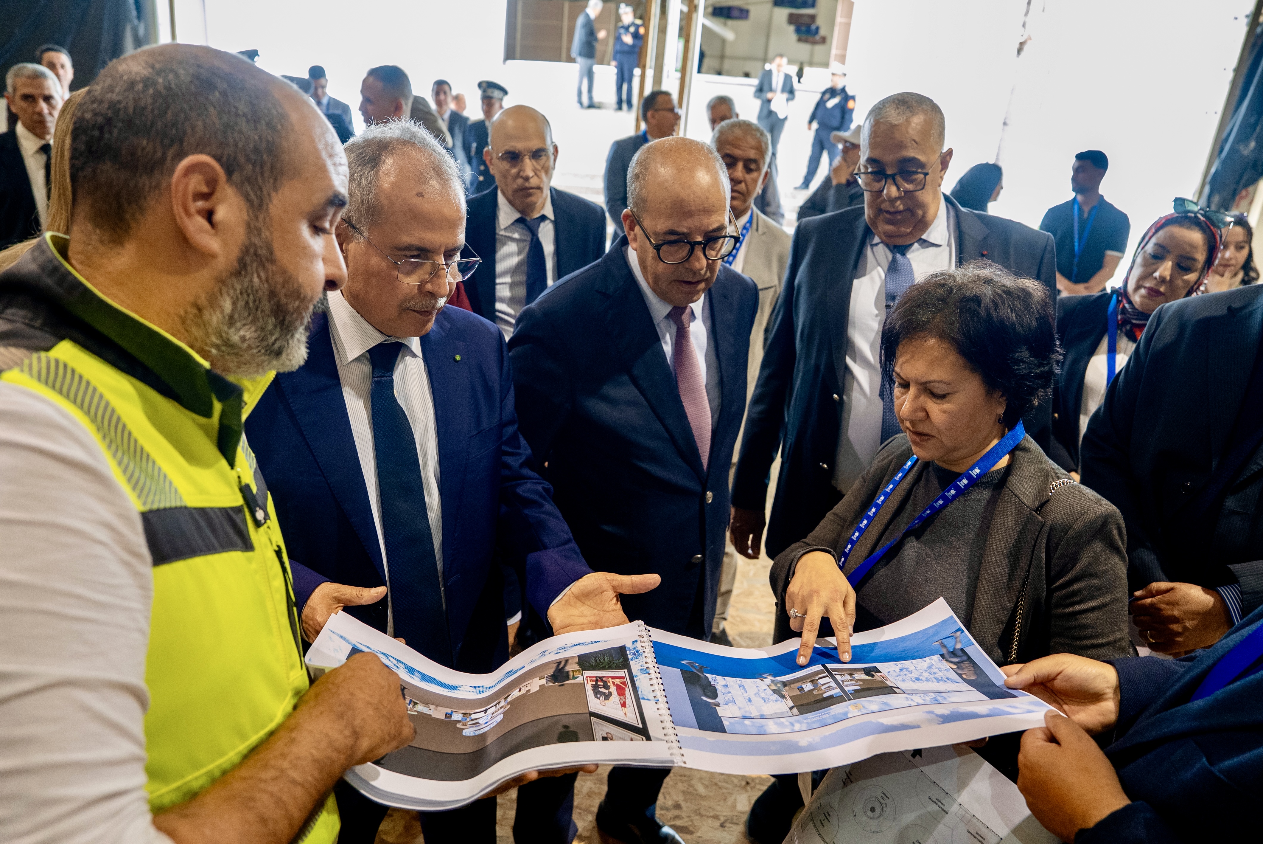 مكنــاس: وزير الفلاحة يزور ورش تهيئة موقع الملتقى الدولي للفلاحة بالمغرب ويطلع على تقدم الأشغال مكنــاس: وزير الفلاحة يزور ورش تهيئة موقع الملتقى الدولي للفلاحة بالمغرب ويطلع على تقدم الأشغال