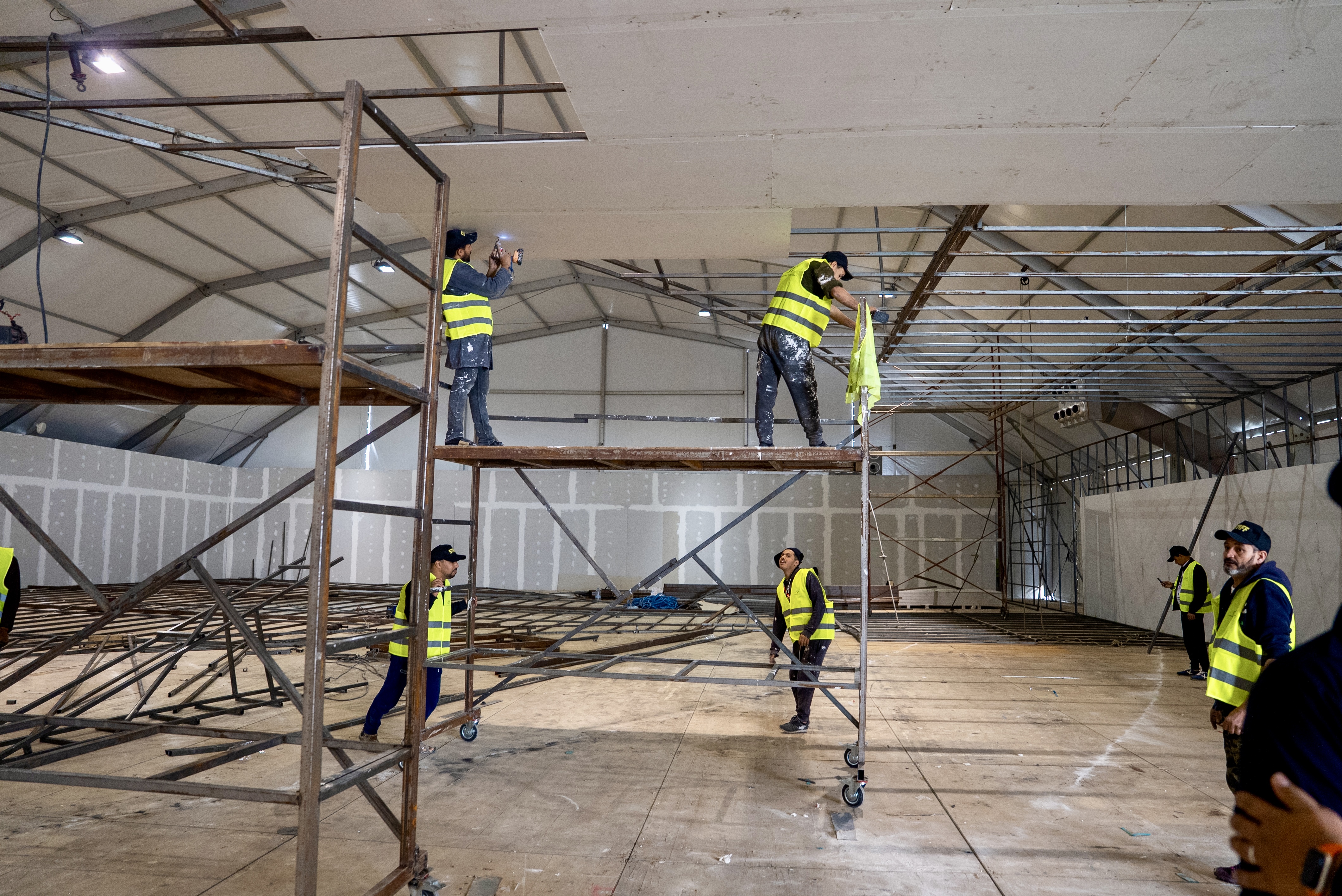 مكنــاس: وزير الفلاحة يزور ورش تهيئة موقع الملتقى الدولي للفلاحة بالمغرب ويطلع على تقدم الأشغال مكنــاس: وزير الفلاحة يزور ورش تهيئة موقع الملتقى الدولي للفلاحة بالمغرب ويطلع على تقدم الأشغال