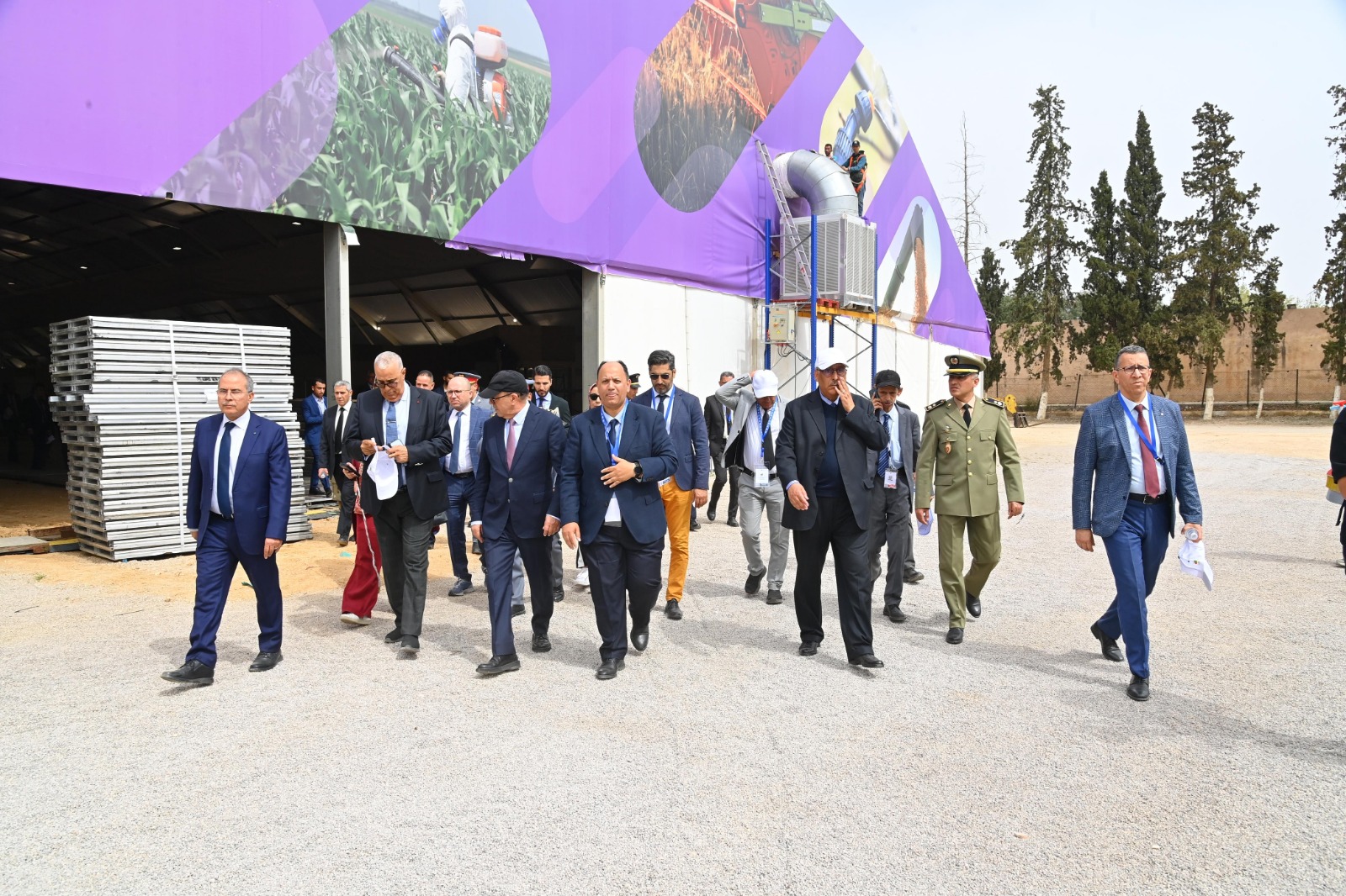 الوزير أحمد بواري يقوم بزيارة ورش تهيئة موقع المعرض الدولي للفلاحة بمكناس الوزير أحمد بواري يقوم بزيارة ورش تهيئة موقع المعرض الدولي للفلاحة بمكناس