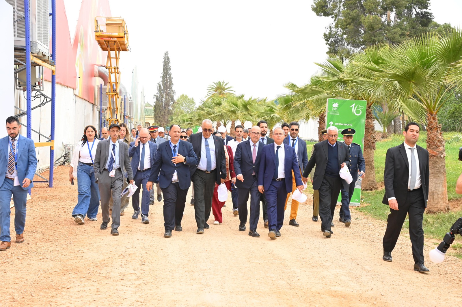 الوزير أحمد بواري يقوم بزيارة ورش تهيئة موقع المعرض الدولي للفلاحة بمكناس الوزير أحمد بواري يقوم بزيارة ورش تهيئة موقع المعرض الدولي للفلاحة بمكناس