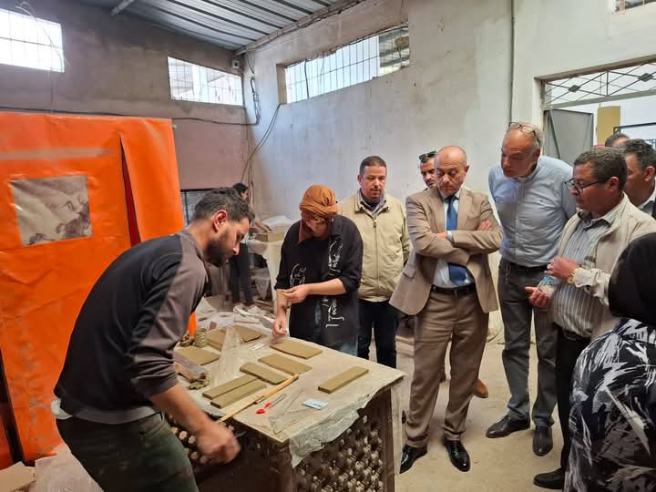 وفد من غرفة الصناعة التقليدية لجهة فاس مكناس يقوم بزيارة عمل للحي الحرفي الرميكة قصد للإطلاع على مختلف الورشات وفد من غرفة الصناعة التقليدية لجهة فاس مكناس يقوم بزيارة عمل للحي الحرفي الرميكة قصد للإطلاع على مختلف الورشات