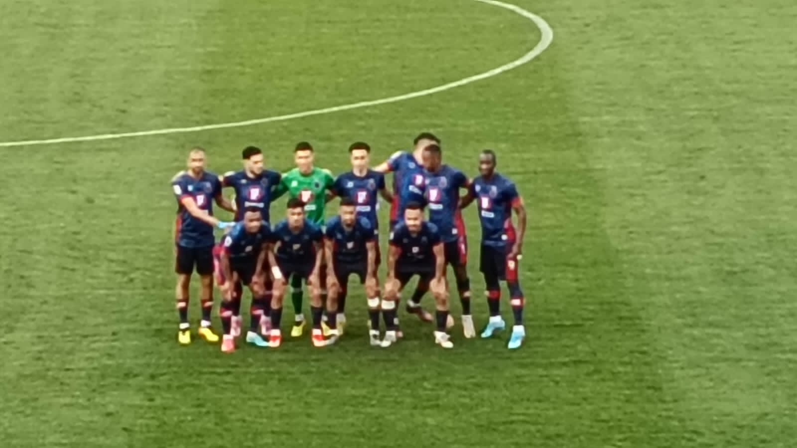 ضربة حظ من اللاعب أنس المهراوي تهدي النادي المكناسي فوزا ثمينا. ضربة حظ من اللاعب أنس المهراوي تهدي النادي المكناسي فوزا ثمينا.