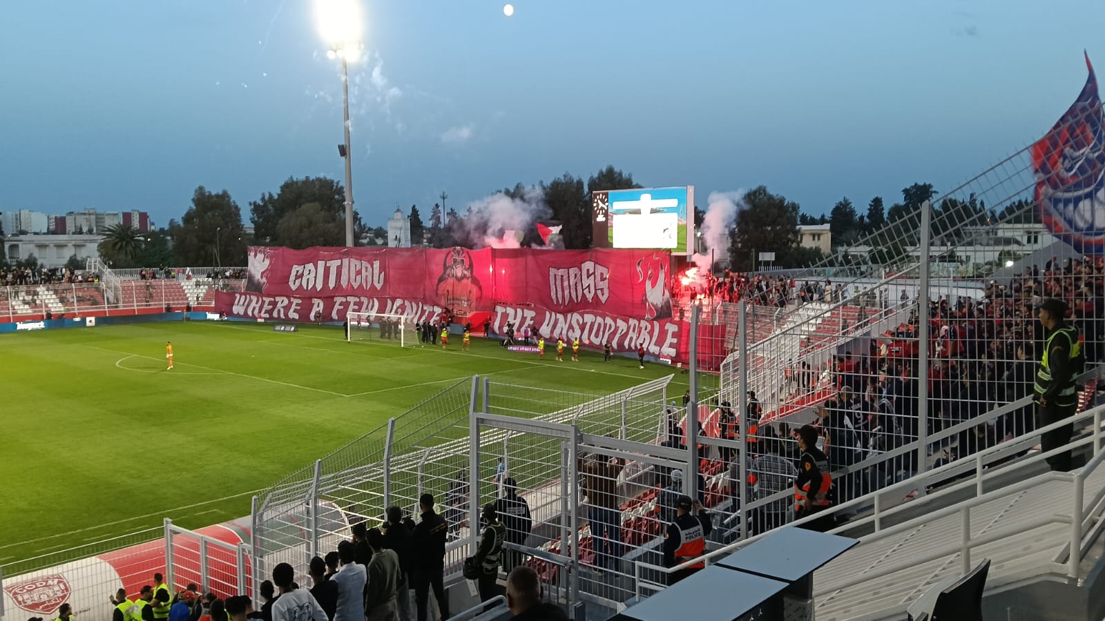 ضربة حظ من اللاعب أنس المهراوي تهدي النادي المكناسي فوزا ثمينا. ضربة حظ من اللاعب أنس المهراوي تهدي النادي المكناسي فوزا ثمينا.