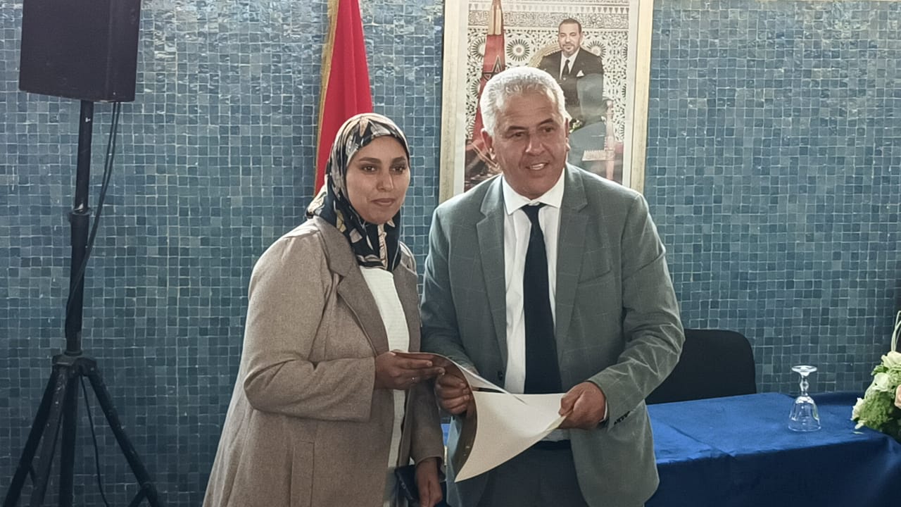 هو الأول من نوعه بالمغرب....كاتب الدولة في الصناعة التقليدية يفتتح أول قطب في صناعة الزجاج بالمعهد المتخصص في فنون الصناعة التقليدية بمكناس